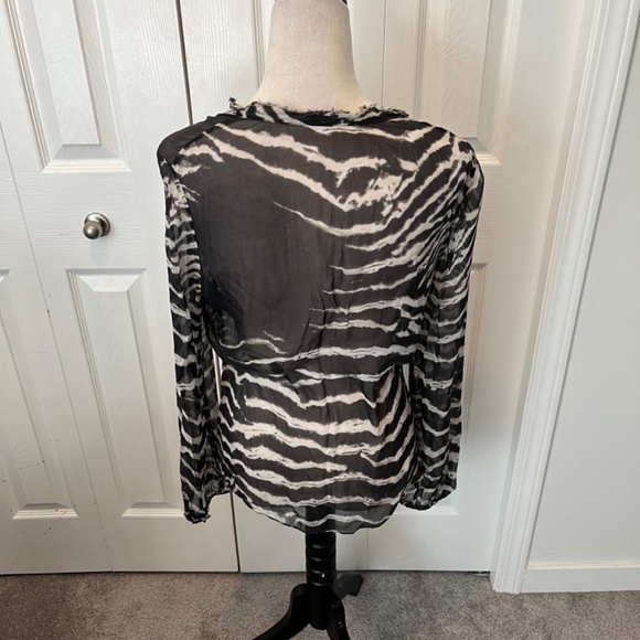Elie Tahari pure silk size M top - Picture 8 of 15